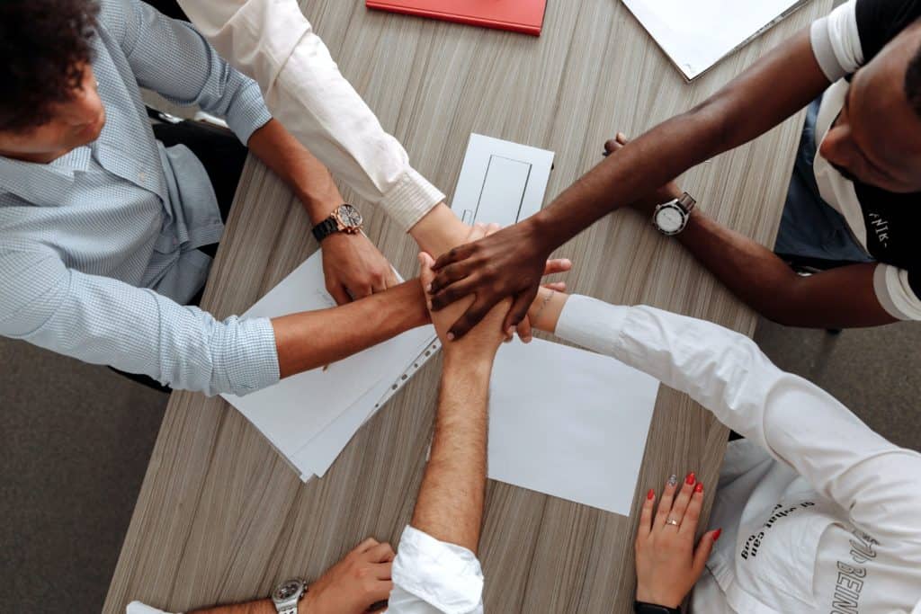 How Do You Identify Who You Talk to at Business Networking Events?